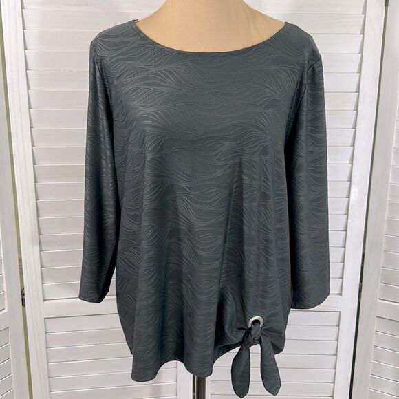 Chico’s Easywear Top Size 2 (12) Gray Textured Fabric - Picture 2 of 15